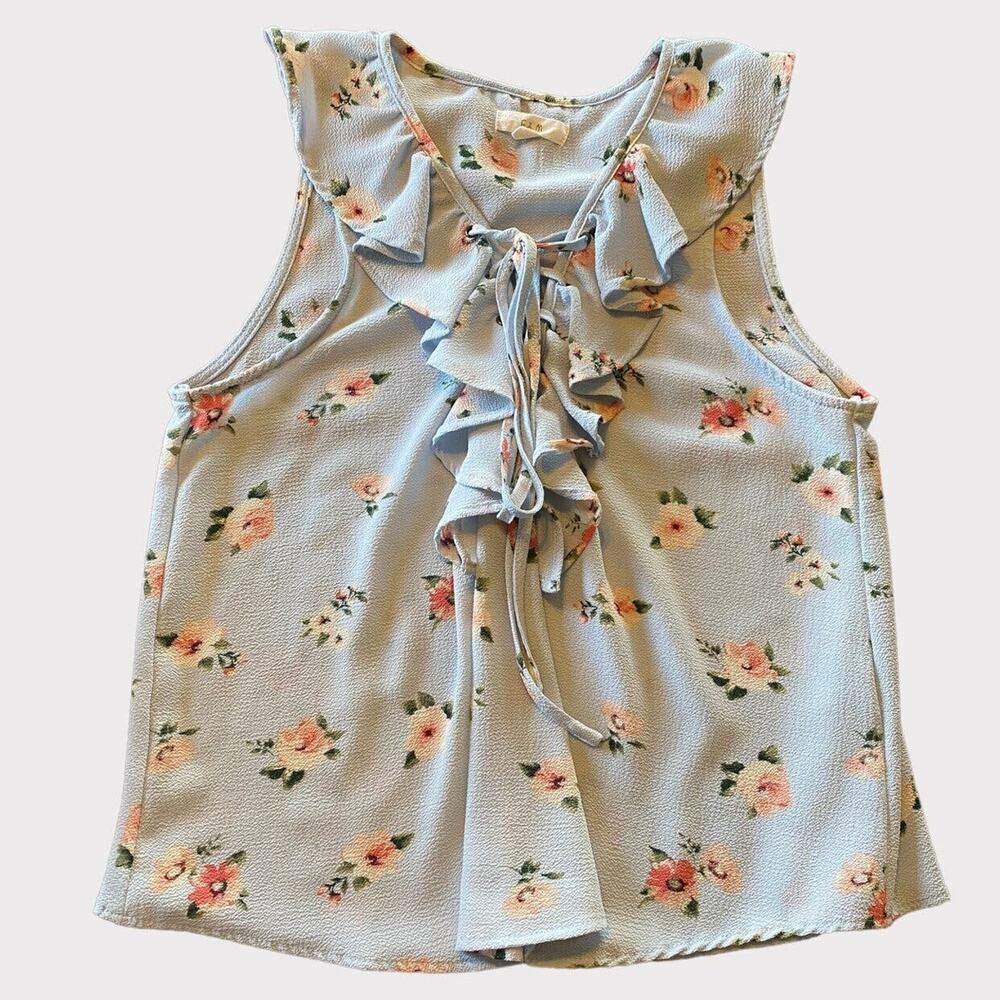 E (hanger) M Size Medium Floral Ruffle Shirt